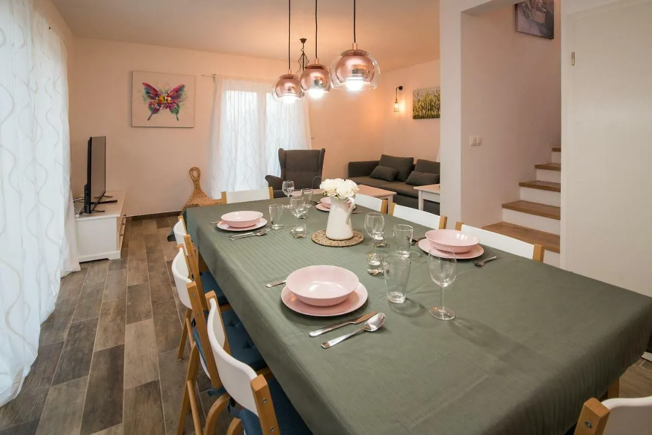 Villa Petite Risika 0*,